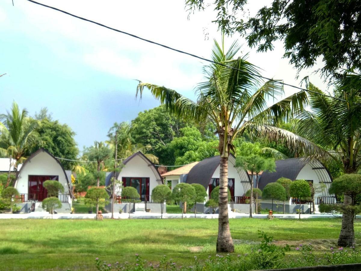 Nusa Indah Bungalows Gili Air Extérieur photo