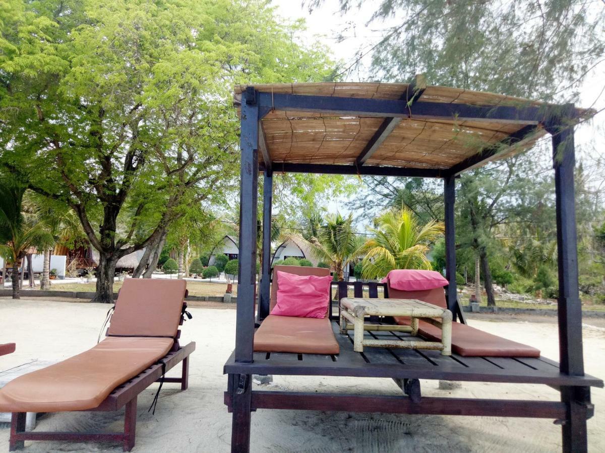 Nusa Indah Bungalows Gili Air Extérieur photo